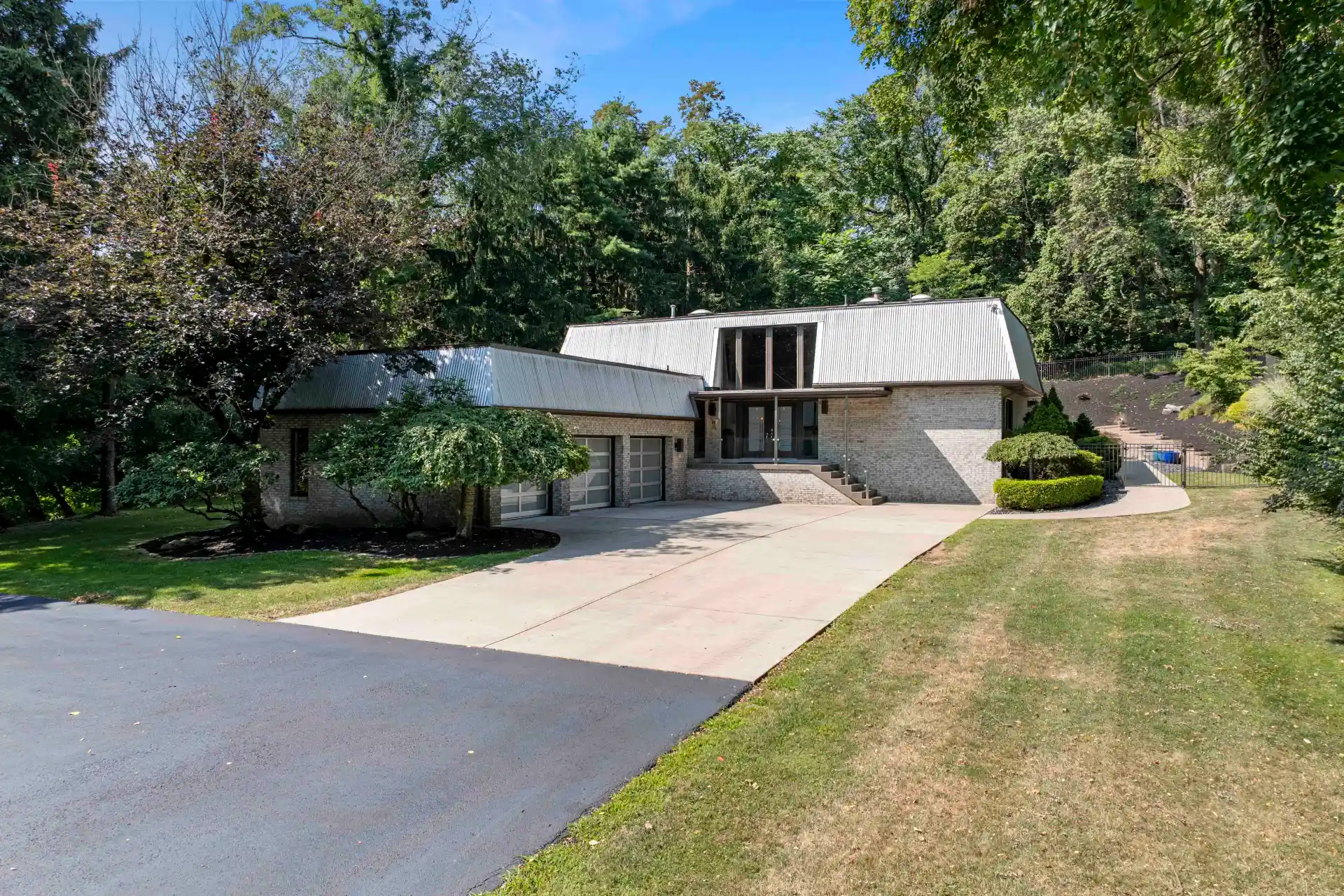 Before real estate photo editing – original unedited image provided by the client.